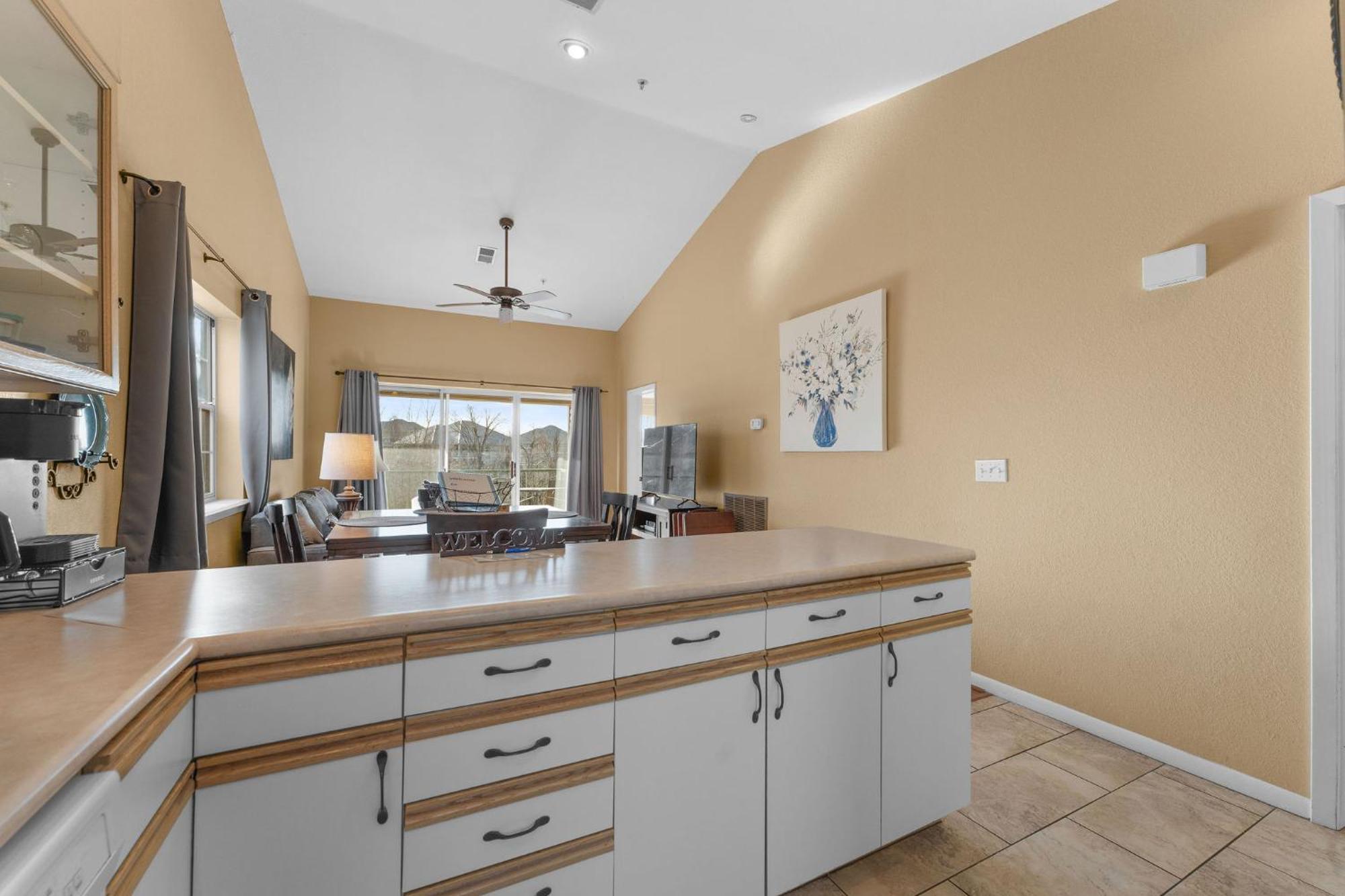 Cozy Top Floor 2Br Condo With View And Amenities!! Point Lookout Exterior foto